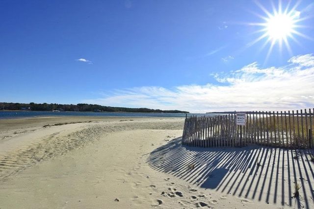 10 Surf Avenue, Wareham, MA 02571