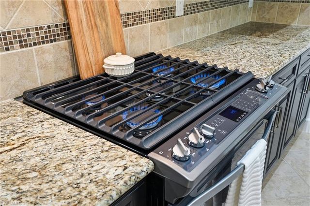 9436 Whooping Crane WAY, Naples, FL 34120
