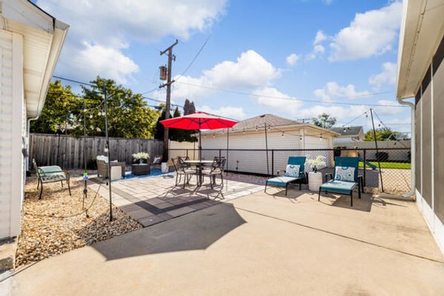 9205 Menard Avenue, Oak Lawn, IL 60453