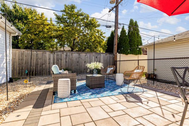 9205 Menard Avenue, Oak Lawn, IL 60453