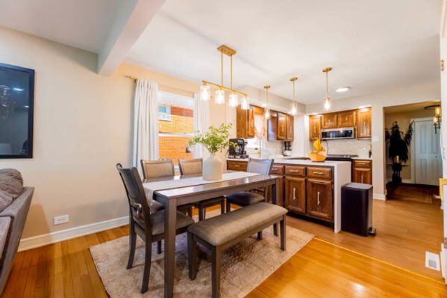 9205 Menard Avenue, Oak Lawn, IL 60453