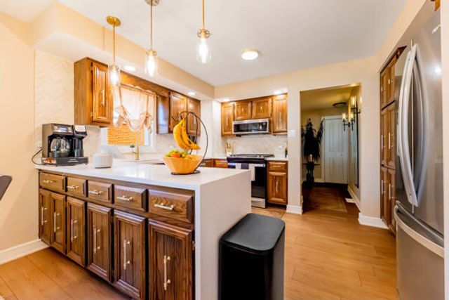 9205 Menard Avenue, Oak Lawn, IL 60453