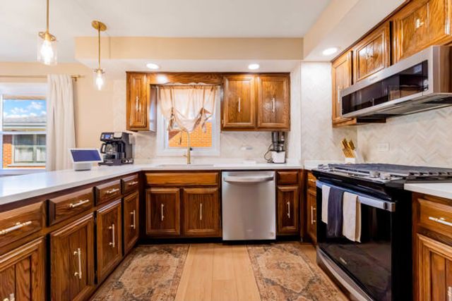 9205 Menard Avenue, Oak Lawn, IL 60453