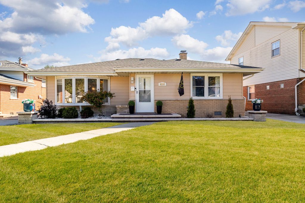 9205 Menard Avenue, Oak Lawn, IL 60453