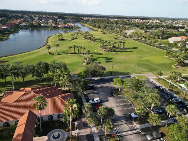 477 NW Blue Lake Drive, Port St Lucie, FL 34986