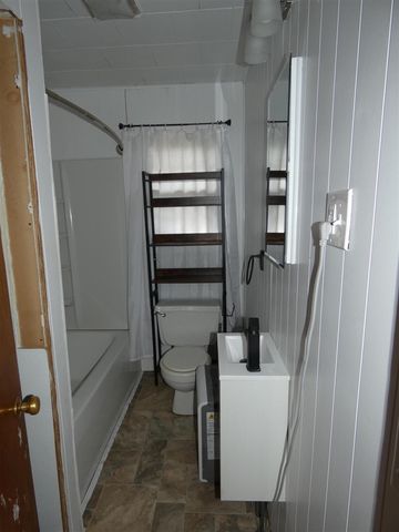 8376 E Baldwin Avenue, Watervliet, MI 49098