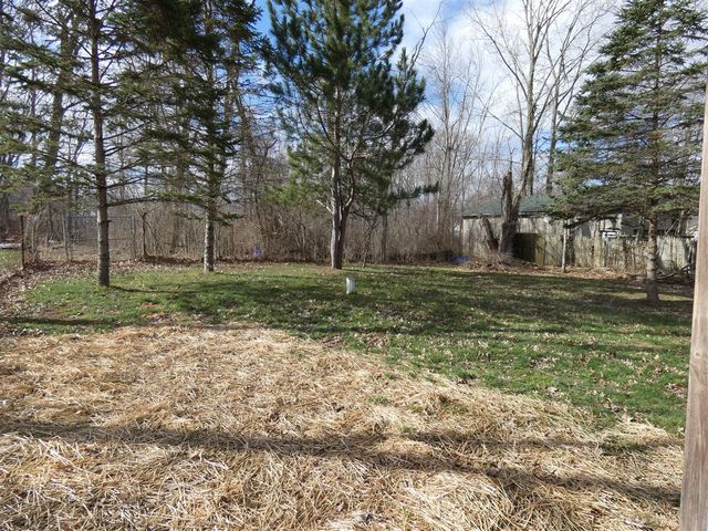 8376 E Baldwin Avenue, Watervliet, MI 49098