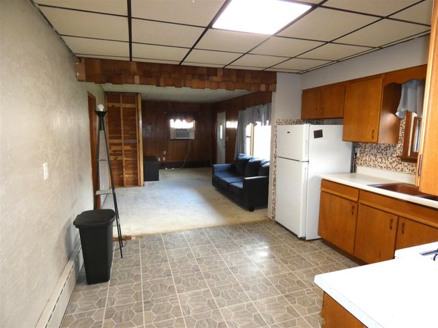 8376 E Baldwin Avenue, Watervliet, MI 49098