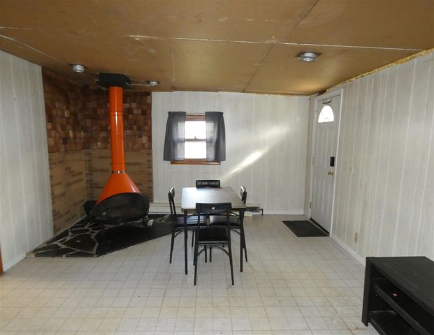 8376 E Baldwin Avenue, Watervliet, MI 49098