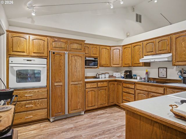 65600 E BROOKSIDE St, Welches, OR 97067