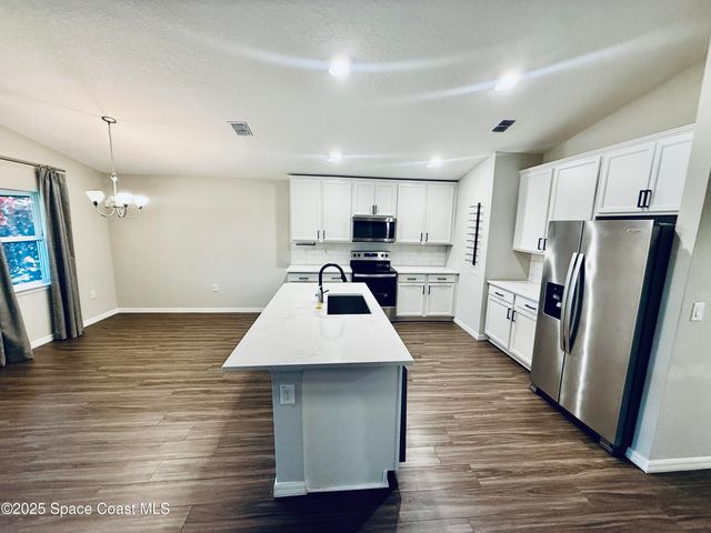 1026 Dania Circle NE, Palm Bay, FL 32905