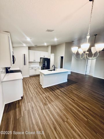 1026 Dania Circle NE, Palm Bay, FL 32905