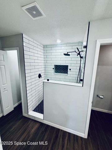 1026 Dania Circle NE, Palm Bay, FL 32905