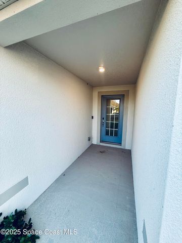 1026 Dania Circle NE, Palm Bay, FL 32905