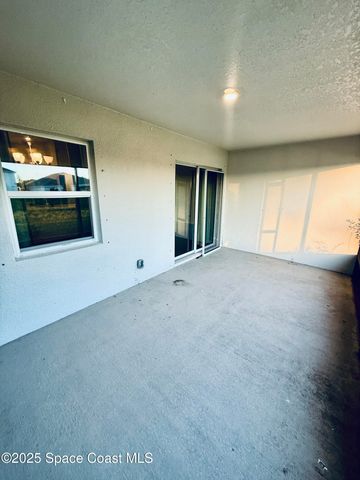 1026 Dania Circle NE, Palm Bay, FL 32905