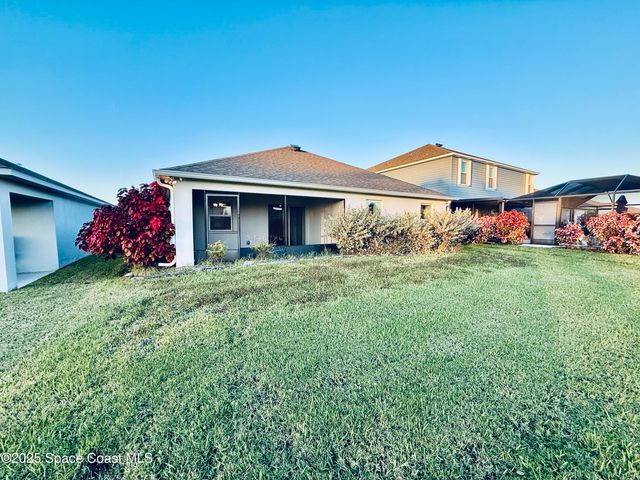 1026 Dania Circle NE, Palm Bay, FL 32905