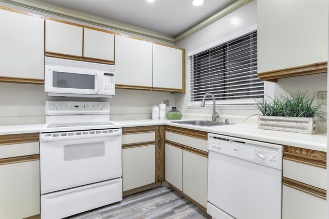 320 320 Peninsula Ave 107, San Mateo, CA 94401