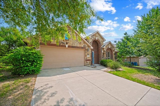 102 Briarstone Drive, Alvarado, TX 76009
