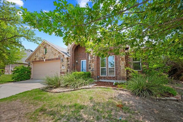 102 Briarstone Drive, Alvarado, TX 76009