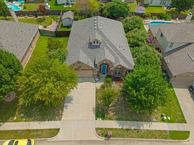 102 Briarstone Drive, Alvarado, TX 76009