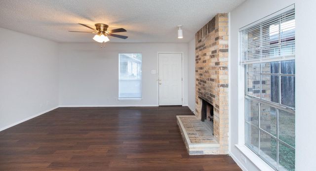 2102 Courtney ST A, Austin, TX 78745