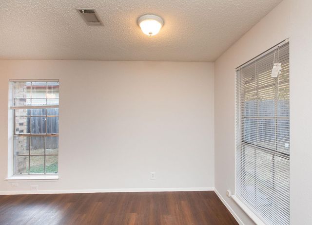 2102 Courtney ST A, Austin, TX 78745