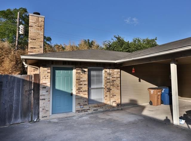 2102 Courtney ST A, Austin, TX 78745