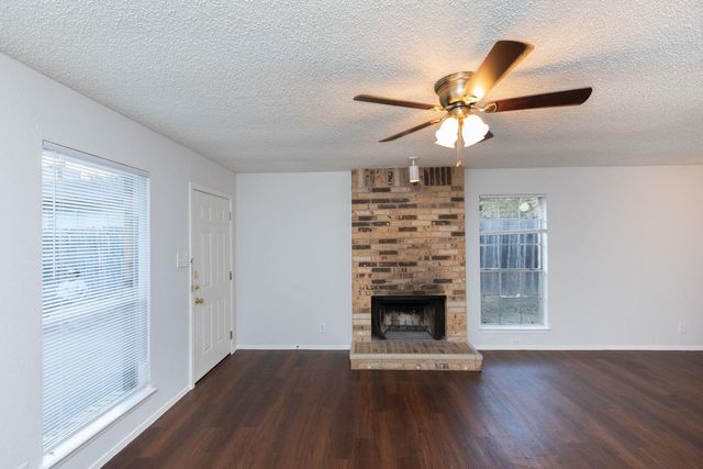 2102 Courtney ST A, Austin, TX 78745