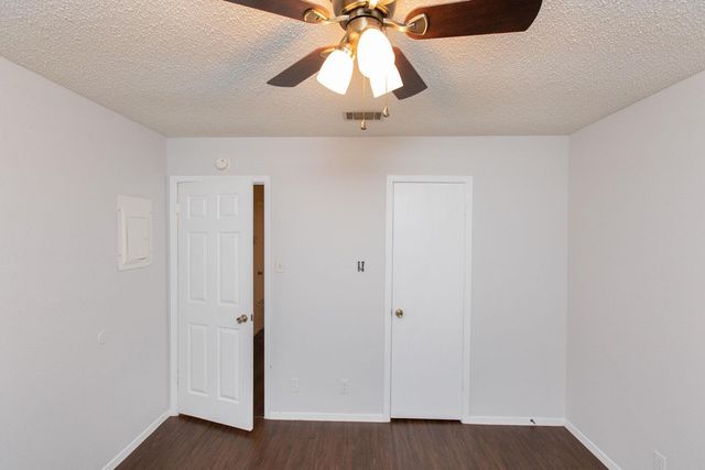 2102 Courtney ST A, Austin, TX 78745