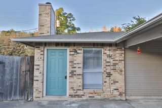 2102 Courtney ST A, Austin, TX 78745