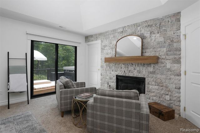 2584 Heights View Court, Rochester, MI 48306