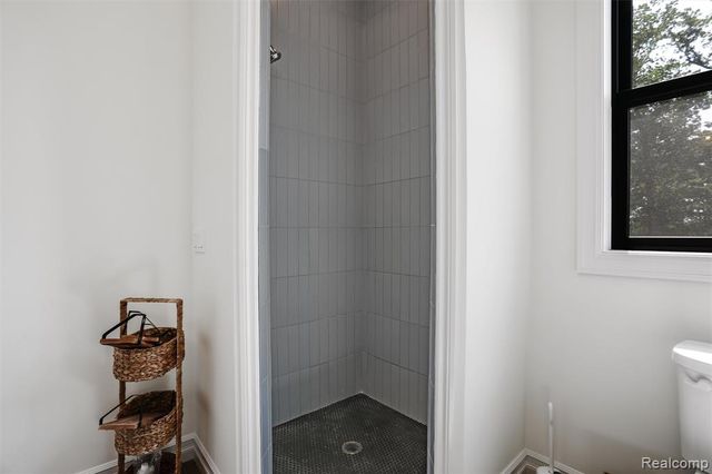 2584 Heights View Court, Rochester, MI 48306