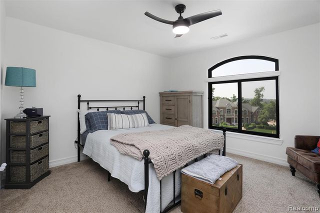 2584 Heights View Court, Rochester, MI 48306