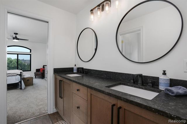 2584 Heights View Court, Rochester, MI 48306