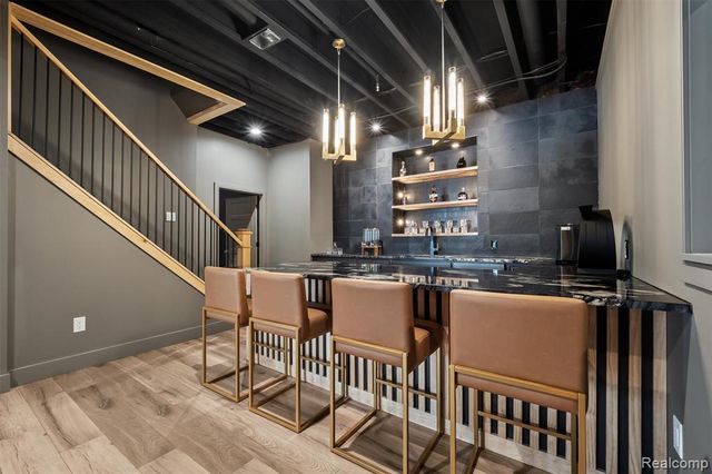 2584 Heights View Court, Rochester, MI 48306