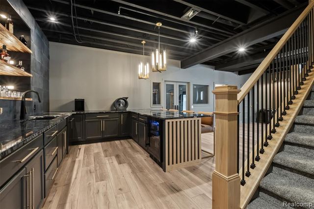 2584 Heights View Court, Rochester, MI 48306