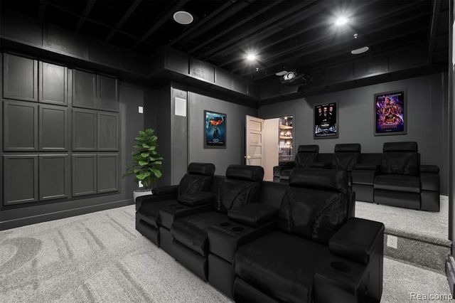 2584 Heights View Court, Rochester, MI 48306