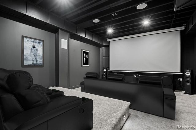 2584 Heights View Court, Rochester, MI 48306