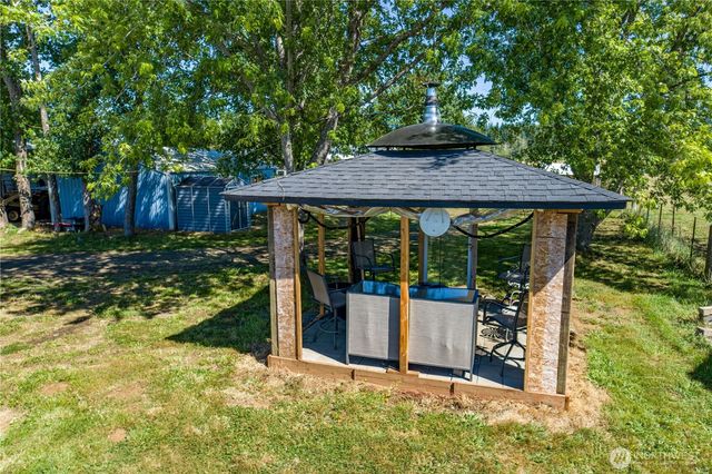 71 W Doggone Lane, Elma, WA 98541