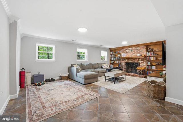7601 CERVANTES CT, Springfield, VA 22153