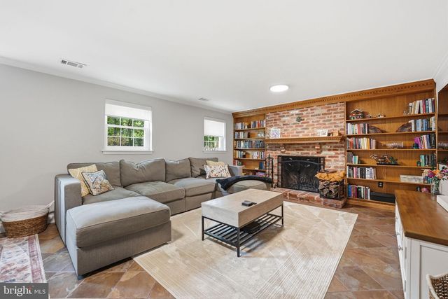 7601 CERVANTES CT, Springfield, VA 22153