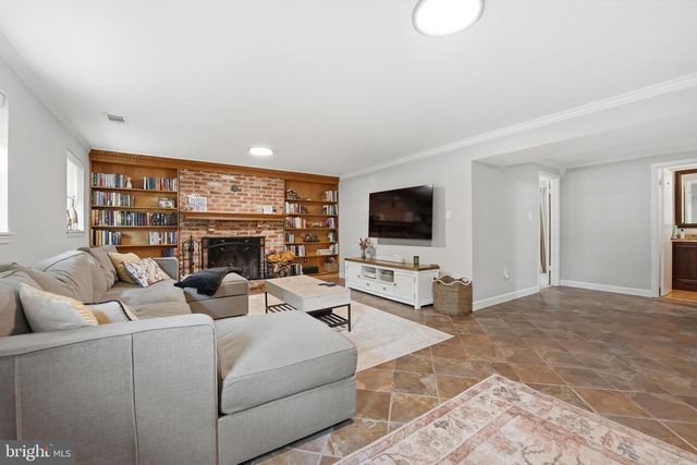 7601 CERVANTES CT, Springfield, VA 22153