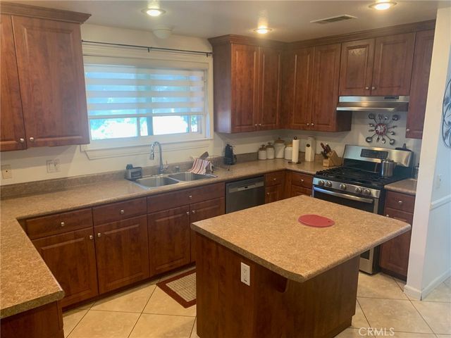 18346 Main, Hesperia, CA 92345