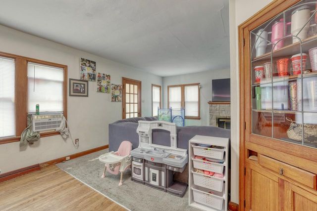 20060 W Greenfield AVENUE, Brookfield, WI 53045