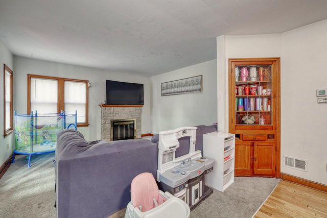 20060 W Greenfield AVENUE, Brookfield, WI 53045