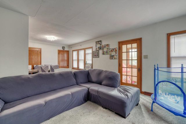 20060 W Greenfield AVENUE, Brookfield, WI 53045