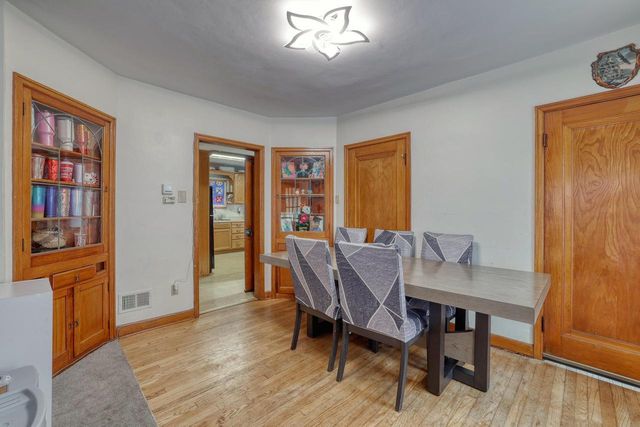 20060 W Greenfield AVENUE, Brookfield, WI 53045