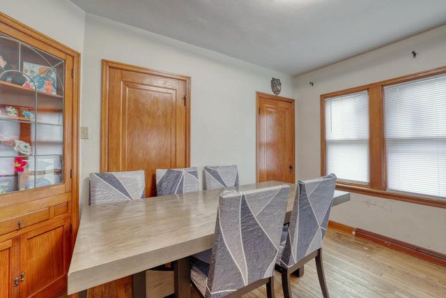 20060 W Greenfield AVENUE, Brookfield, WI 53045