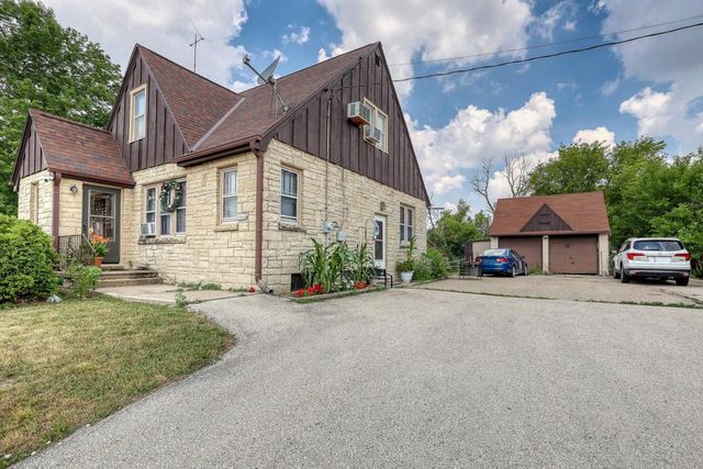 20060 W Greenfield AVENUE, Brookfield, WI 53045