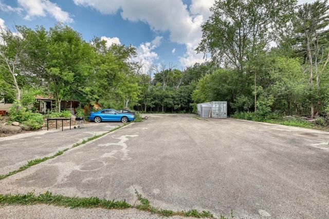 20060 W Greenfield AVENUE, Brookfield, WI 53045